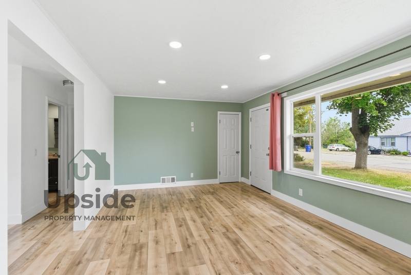 House for rent at 8719 E Valleyway Ave, Spokane, WA 99212