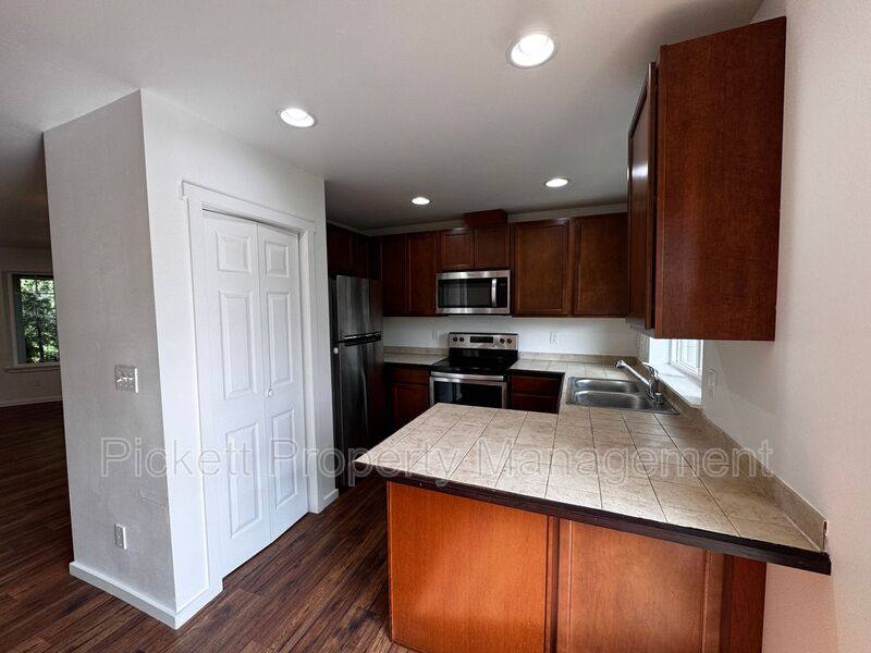 Apartment for rent at 1220 Audrey Ave, Bremerton, WA 98312