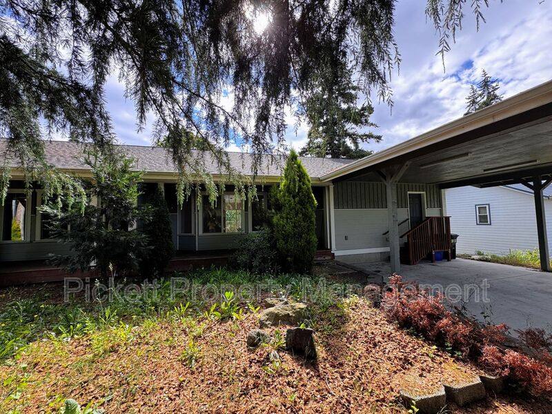 Apartment for rent at 1220 Audrey Ave, Bremerton, WA 98312
