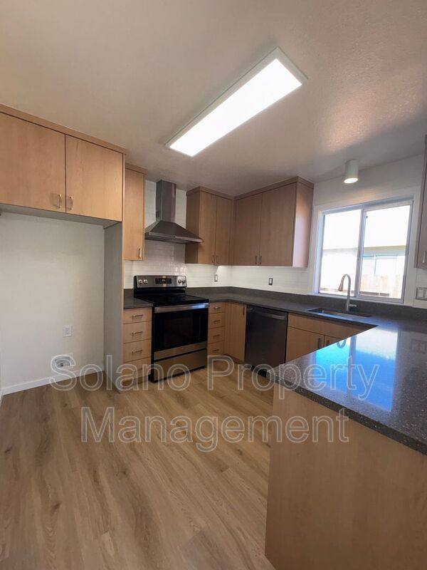 House for rent at 1006 Longspur Dr, Suisun City, CA 94585