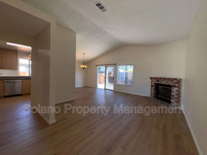 House for rent at 1006 Longspur Dr, Suisun City, CA 94585