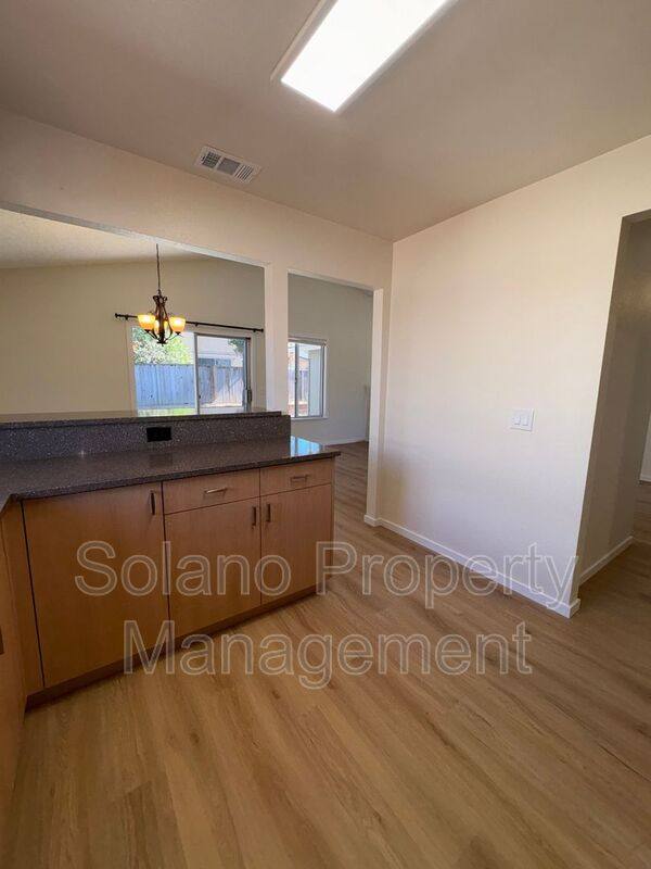 House for rent at 1006 Longspur Dr, Suisun City, CA 94585
