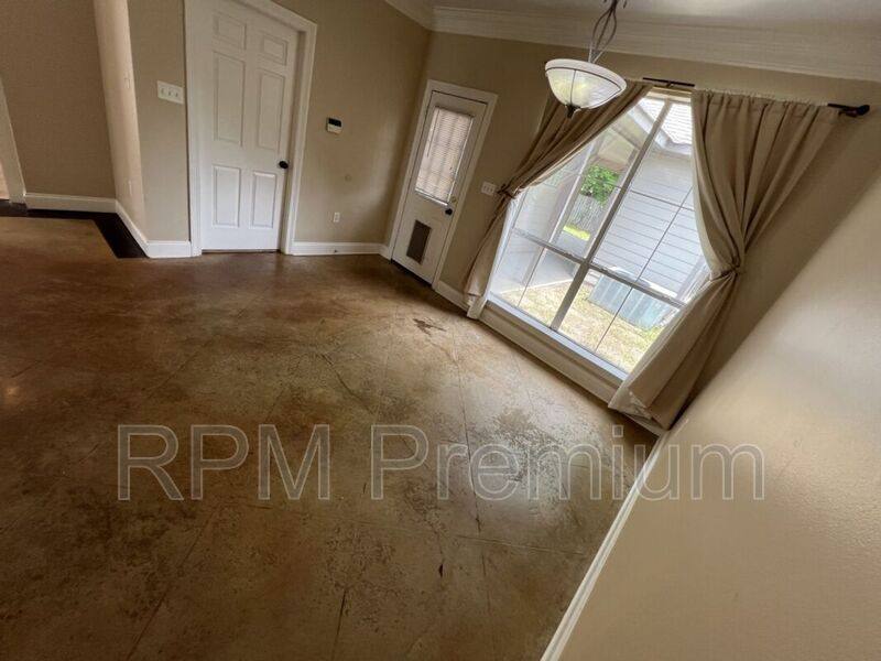 House for rent at 5557 Arialo Dr, Baton Rouge, LA 70820