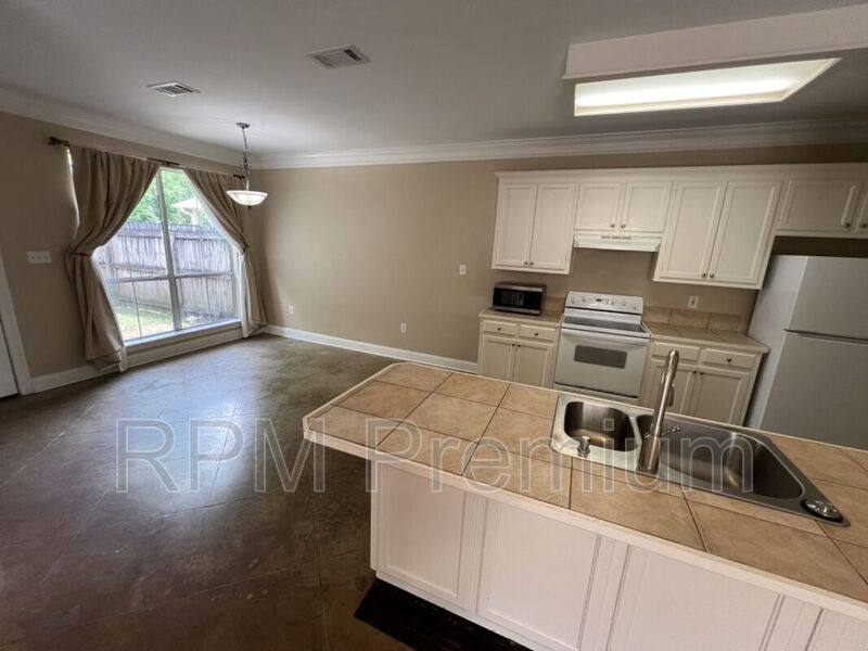 House for rent at 5557 Arialo Dr, Baton Rouge, LA 70820