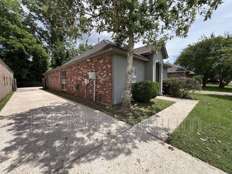 House for rent at 5557 Arialo Dr, Baton Rouge, LA 70820