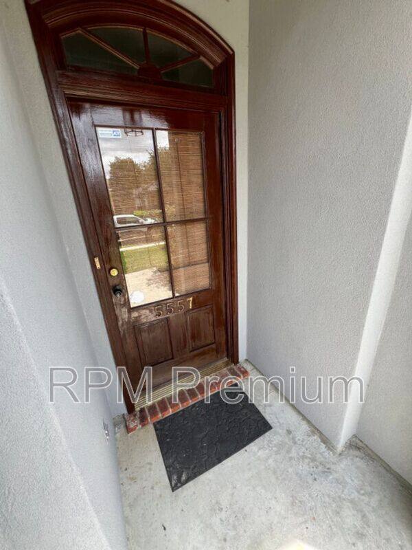 House for rent at 5557 Arialo Dr, Baton Rouge, LA 70820