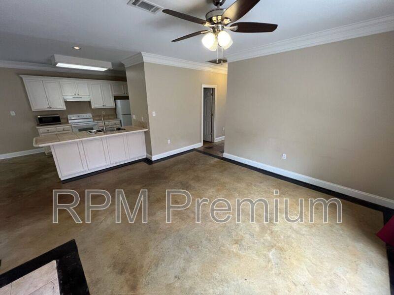 House for rent at 5557 Arialo Dr, Baton Rouge, LA 70820