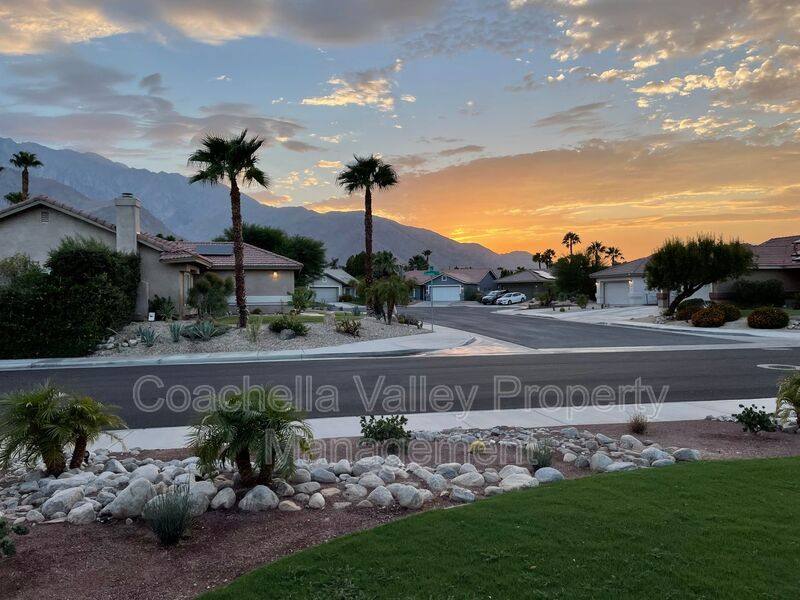House for rent at 2162 Shannon Way, Palm Springs, CA 92262