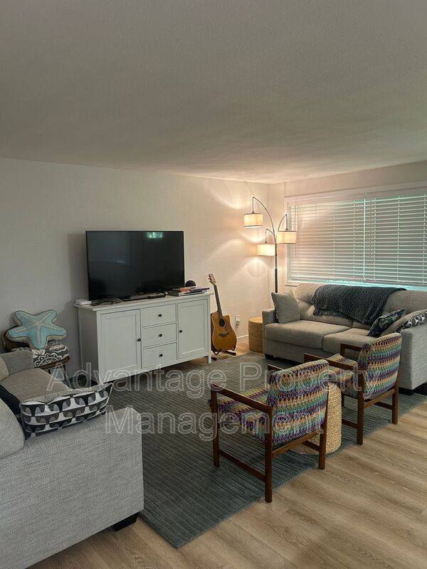 House for rent at 3605 Sea Mist Ave, Depoe Bay, OR 97341