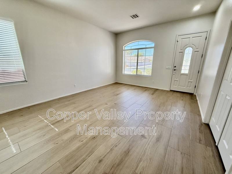 House for rent at 6889 W Paso Trail, Peoria, AZ 85383