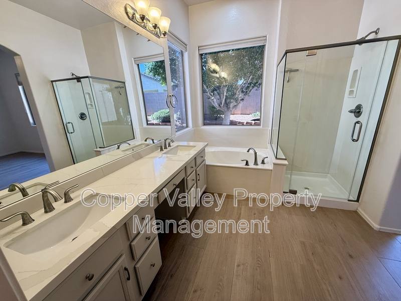 House for rent at 6889 W Paso Trail, Peoria, AZ 85383