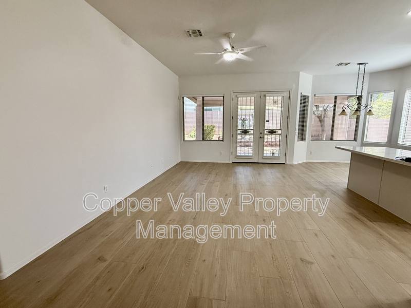 House for rent at 6889 W Paso Trail, Peoria, AZ 85383