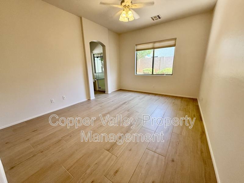 House for rent at 6889 W Paso Trail, Peoria, AZ 85383