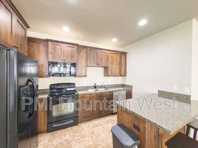 Townhouse for rent at 2119 Orchard Pines Loop, Bountiful, UT 84010