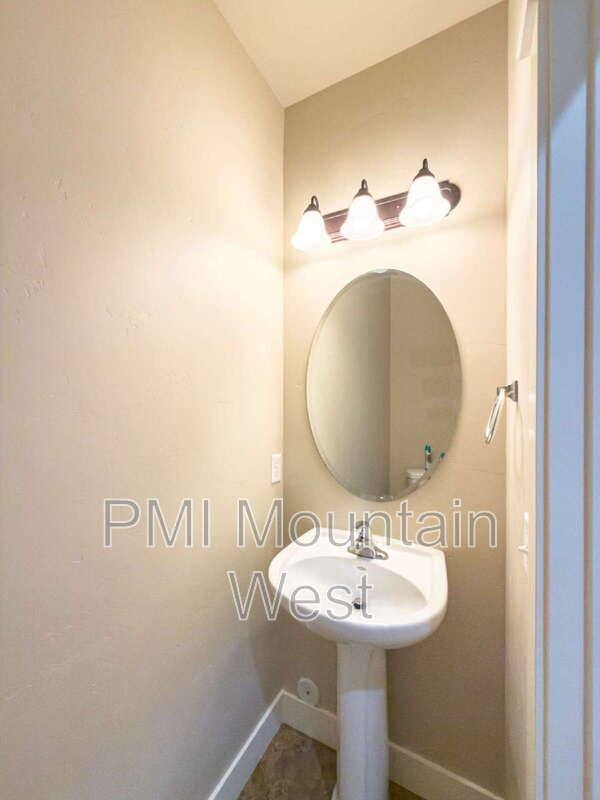 Townhouse for rent at 2119 Orchard Pines Loop, Bountiful, UT 84010