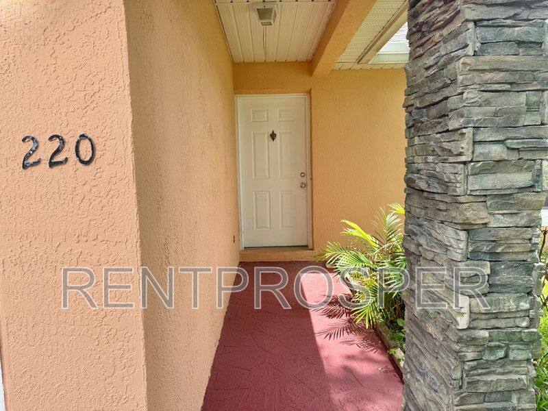 House for rent at 220 Canterbury Court, Kissimmee, FL 34758