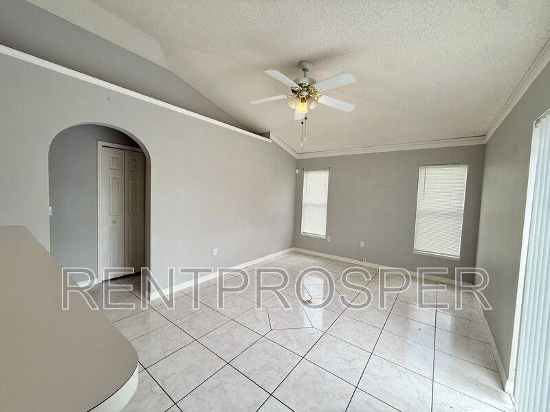 House for rent at 220 Canterbury Court, Kissimmee, FL 34758