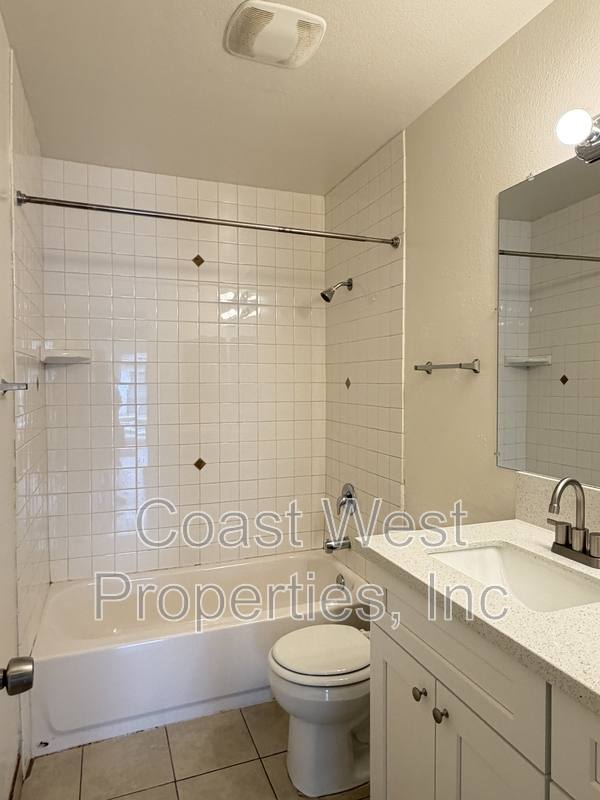 Apartment for rent at 4978 Niagara Ave #36, San Diego, CA 92107