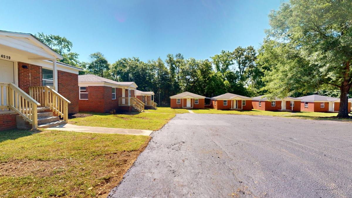 Apartment for rent at 4507 Helena St, Charlotte, NC 28208