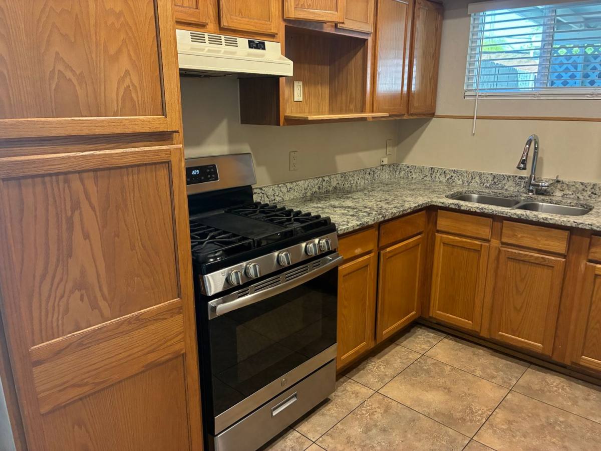 House for rent at 3426 E Hillery Dr, Phoenix, AZ 85032