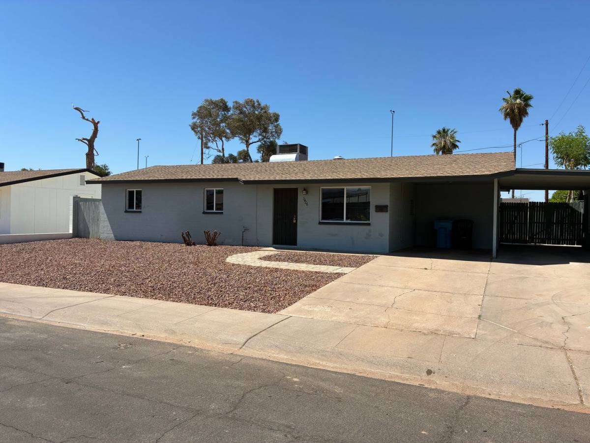 House for rent at 3426 E Hillery Dr, Phoenix, AZ 85032