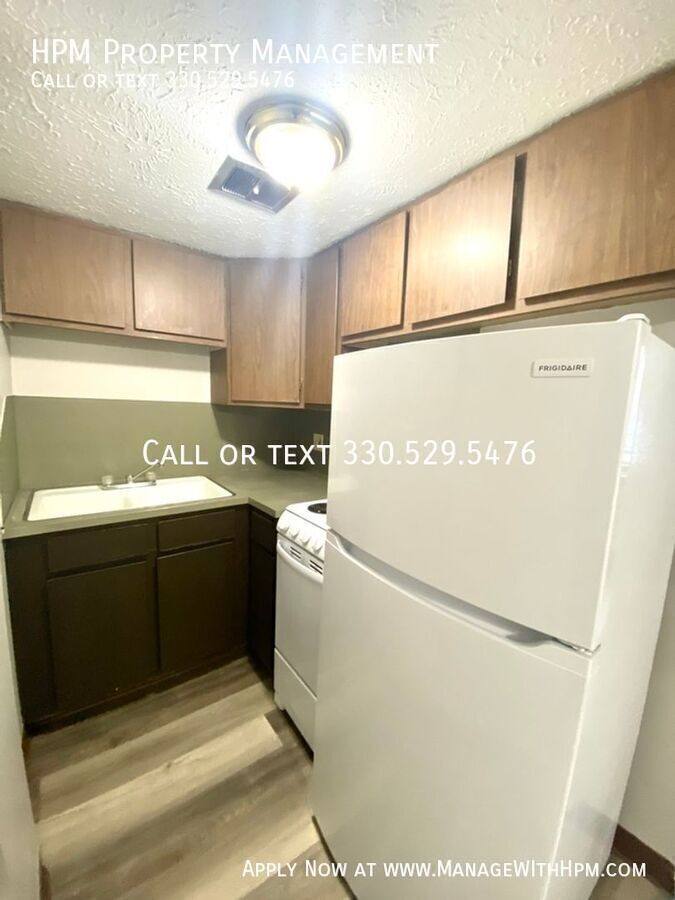 Apartment for rent at 1821 Ferndale Rd NW #25, Canton, OH 44709
