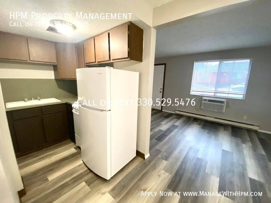 Apartment for rent at 1821 Ferndale Rd NW #25, Canton, OH 44709