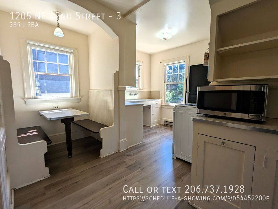 Apartment for rent at 1205 NE 42nd St, Seattle, WA 98105