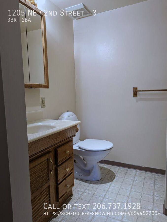 Apartment for rent at 1205 NE 42nd St, Seattle, WA 98105