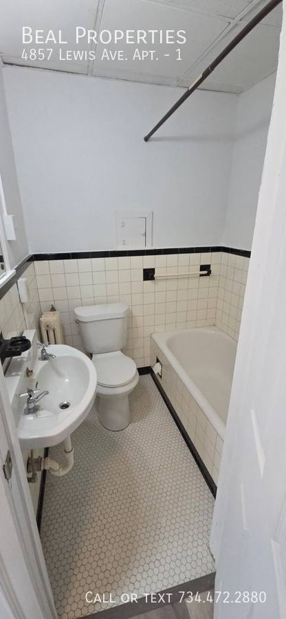 Apartment for rent at 4857 Lewis Ave, Toledo, OH 43612