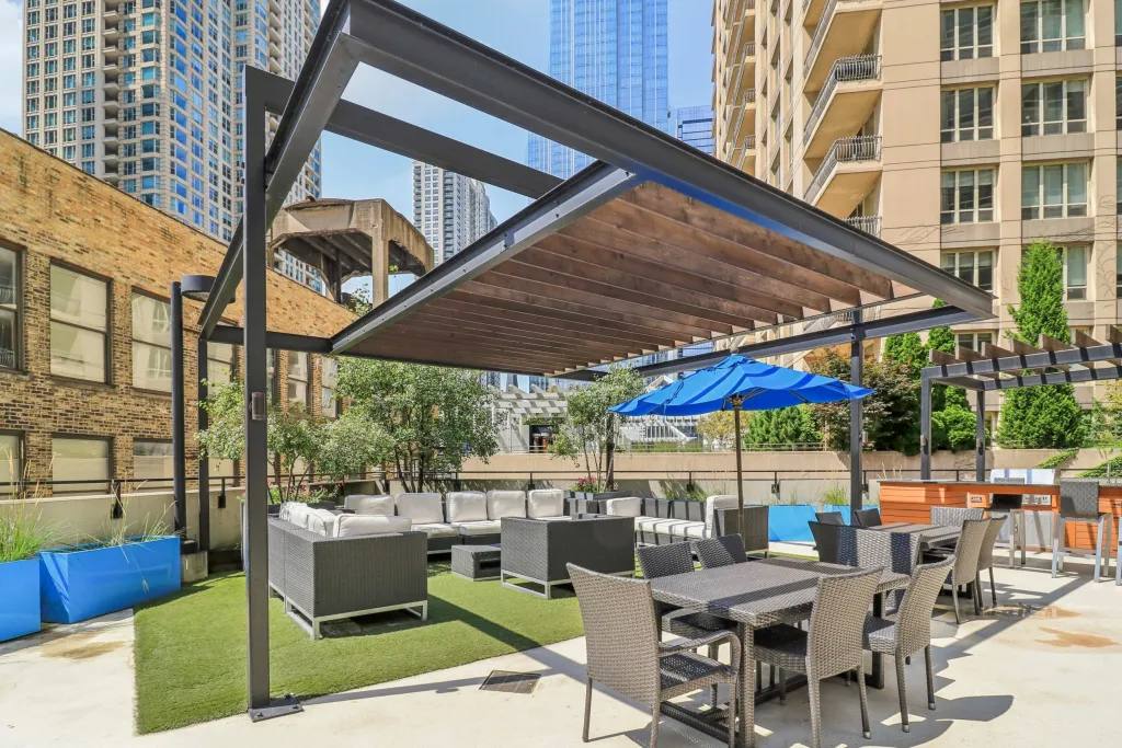 Apartment for rent at 750 N Hudson Ave, Chicago, IL 60654