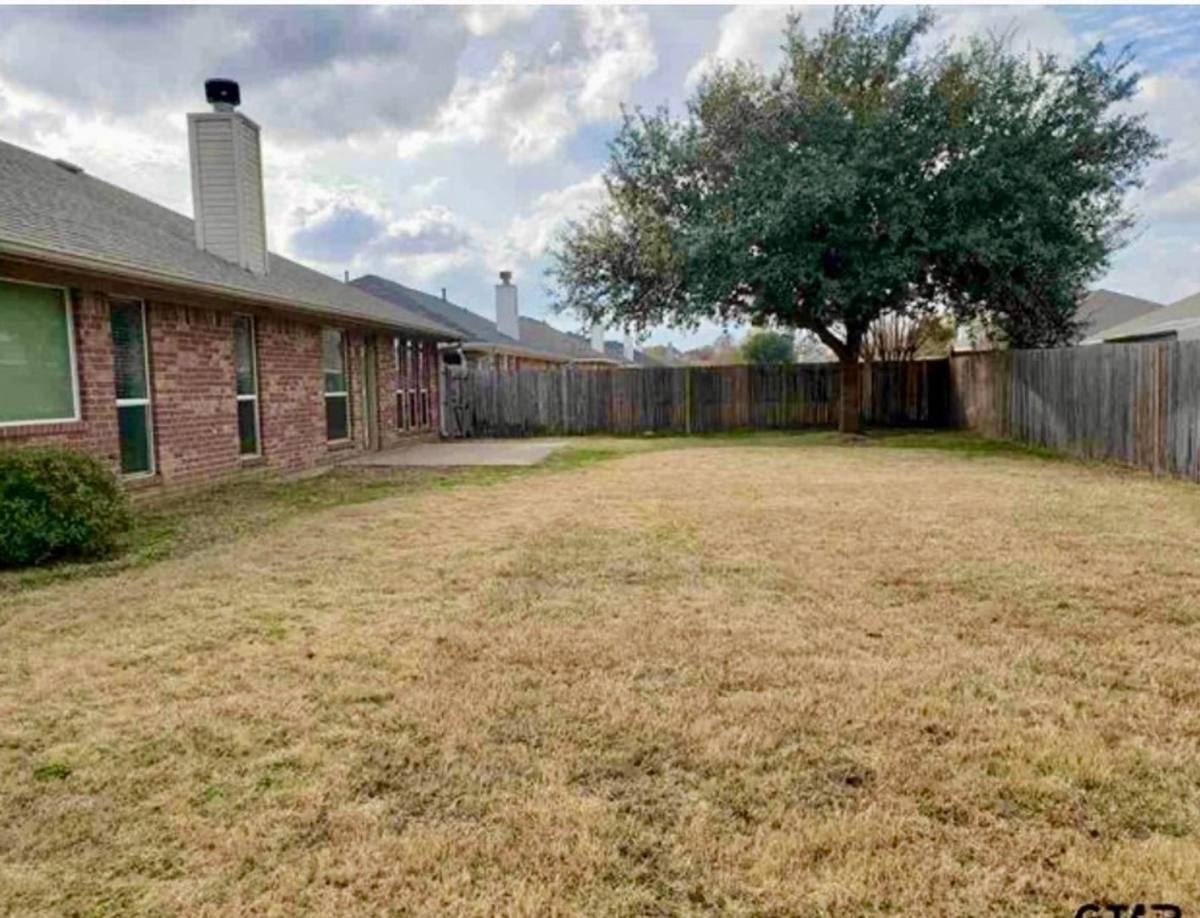 House for rent at 20441 Bluegrass Circle, Flint, TX 75762