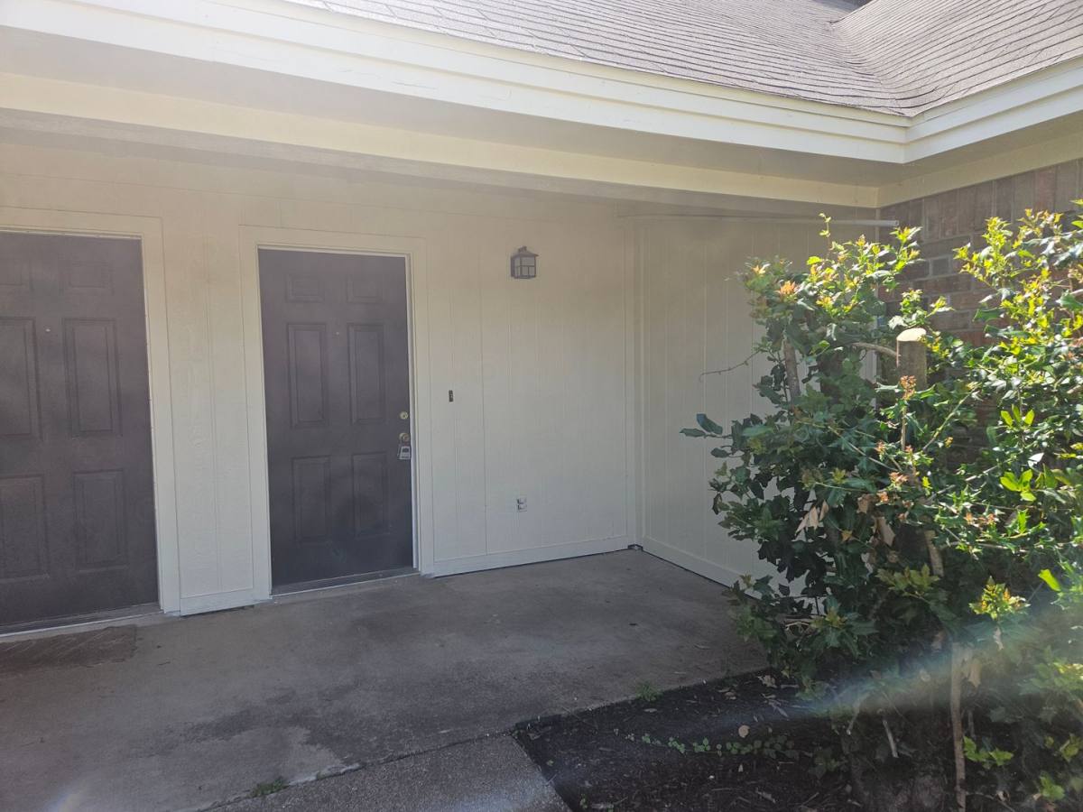 Townhouse for rent at 7614 April Court, North Richland Hills, TX 76182