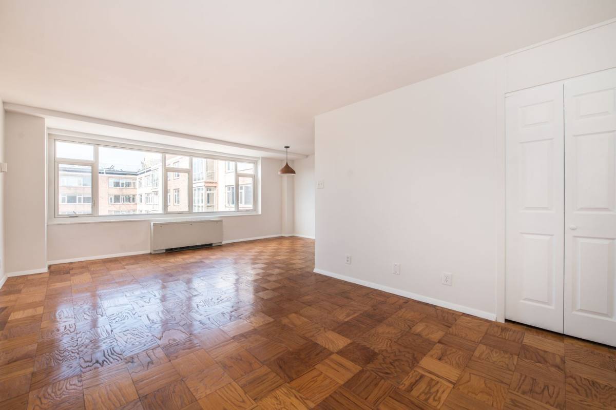 Apartment for rent at 1545 18th St NW, Washington, DC 20036
