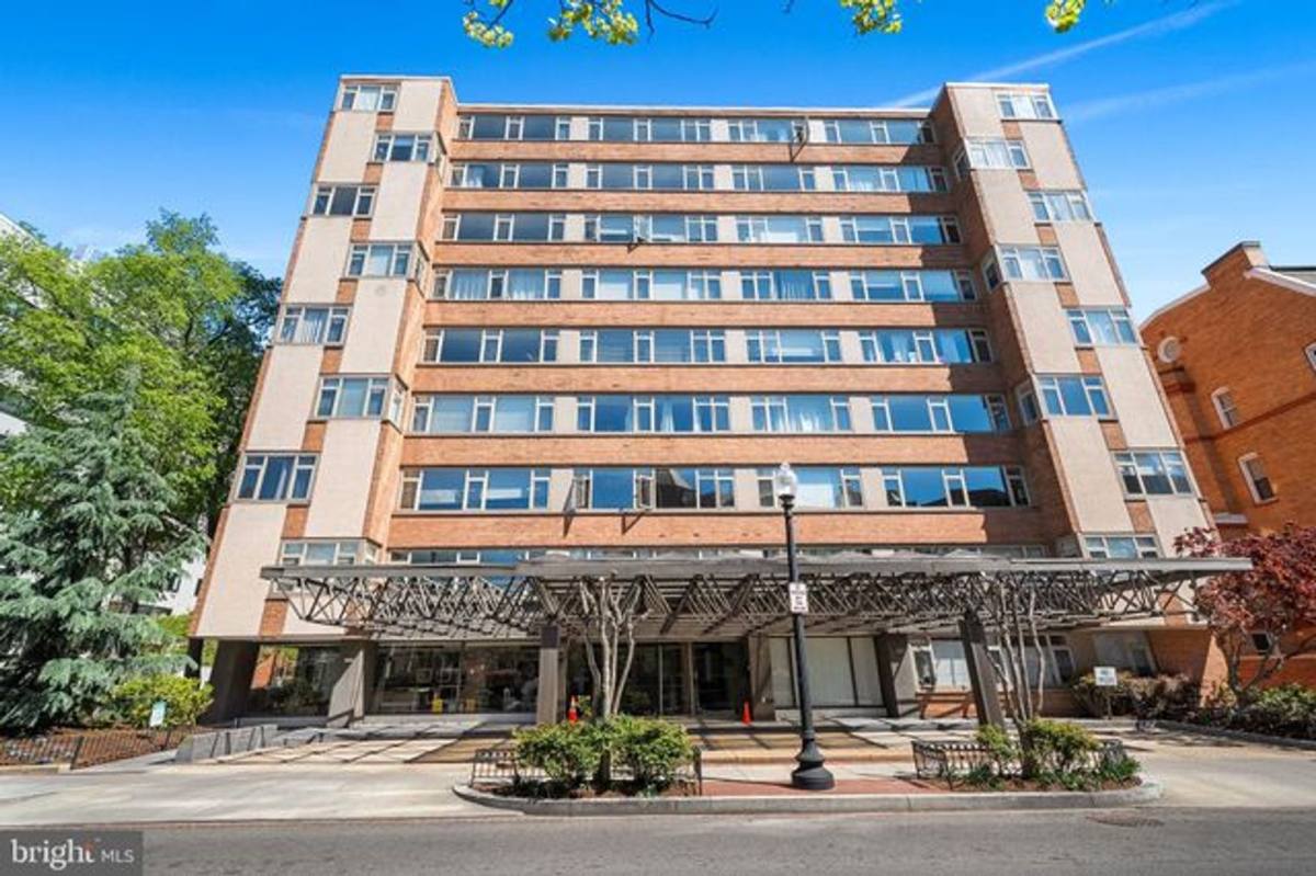 Apartment for rent at 1545 18th St NW, Washington, DC 20036