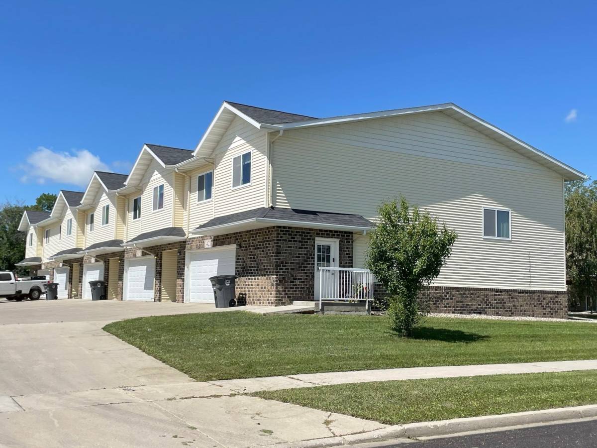 Townhouse for rent at 3335-3477 7th St NE, Minot, ND 58703