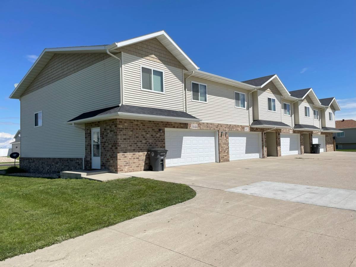 Townhouse for rent at 3335-3477 7th St NE, Minot, ND 58703