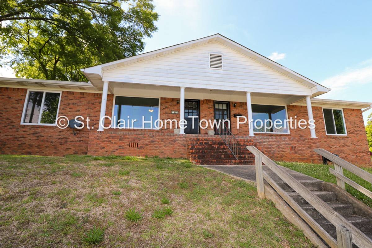 Townhouse for rent at 1917 2nd Ave N, Pell City, AL 35125