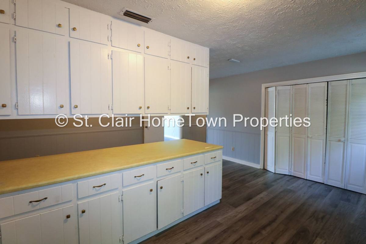 Townhouse for rent at 1917 2nd Ave N, Pell City, AL 35125