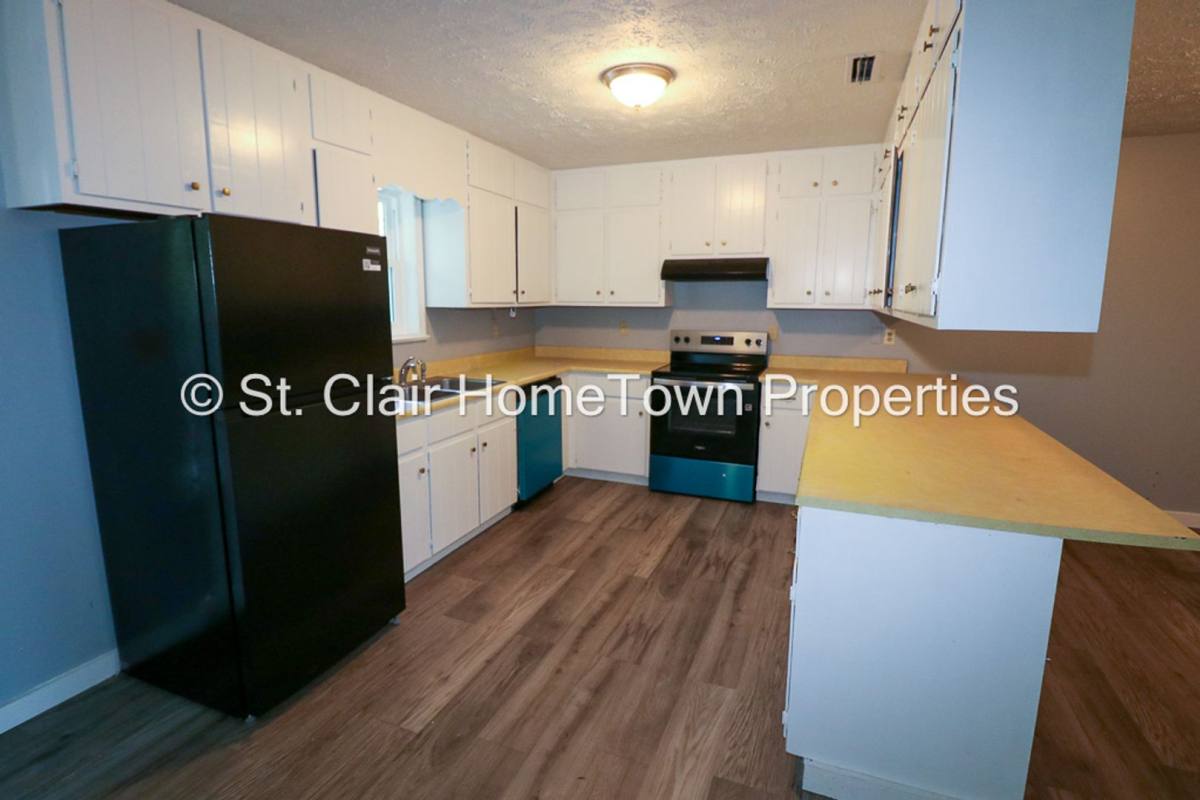 Townhouse for rent at 1917 2nd Ave N, Pell City, AL 35125