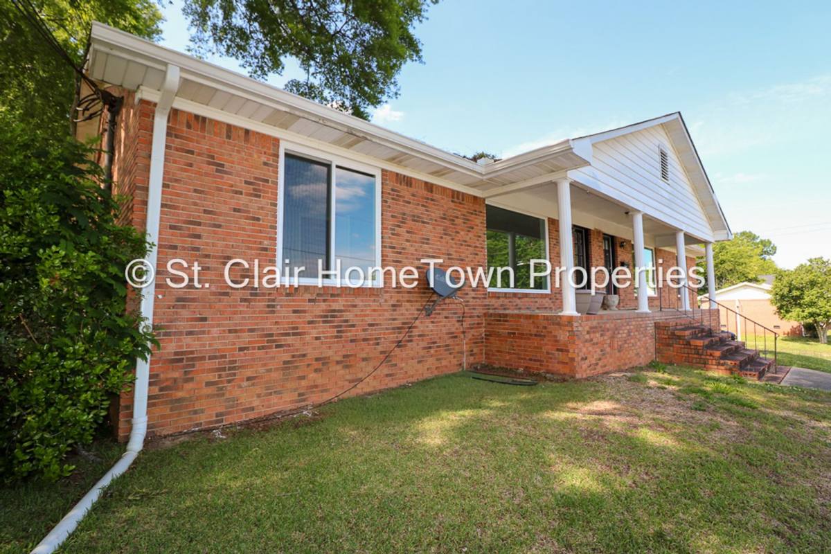 Townhouse for rent at 1917 2nd Ave N, Pell City, AL 35125
