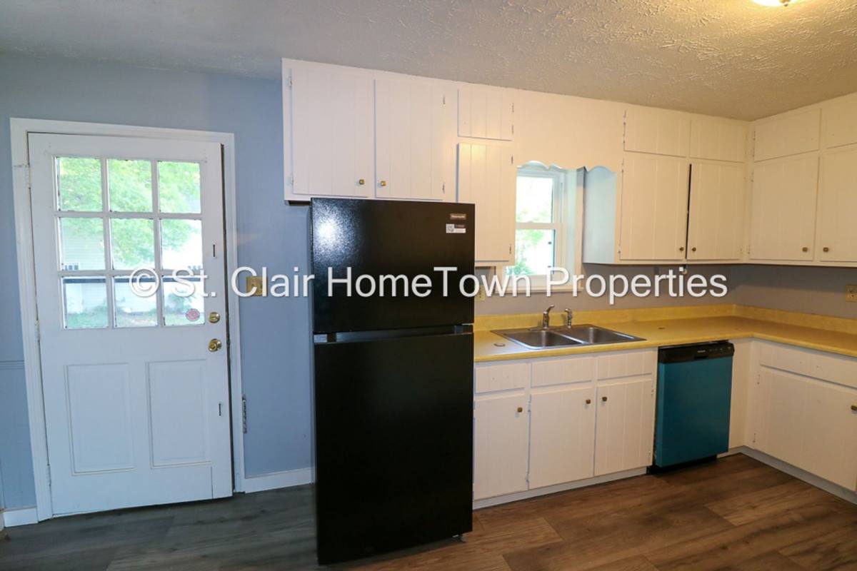 Townhouse for rent at 1917 2nd Ave N, Pell City, AL 35125