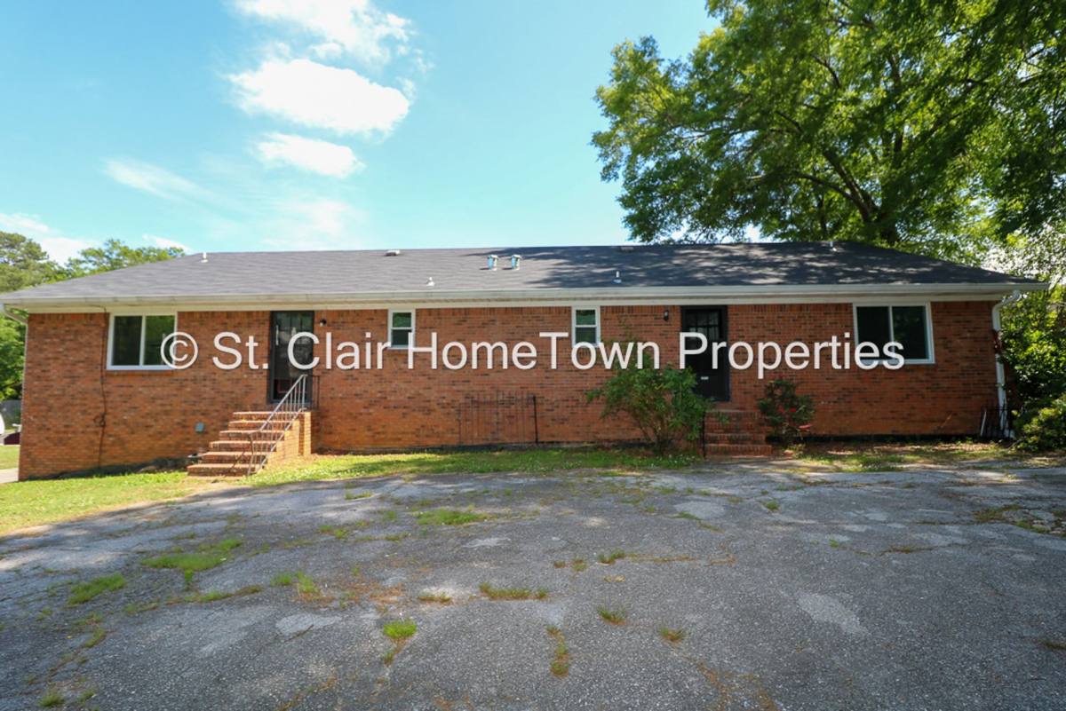 Townhouse for rent at 1919 2nd Ave N, Pell City, AL 35125