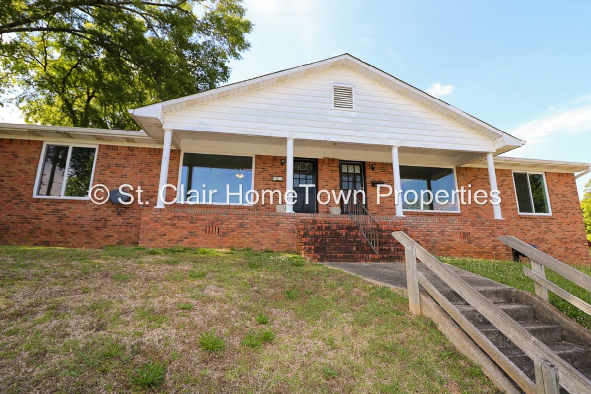 Townhouse for rent at 1919 2nd Ave N, Pell City, AL 35125