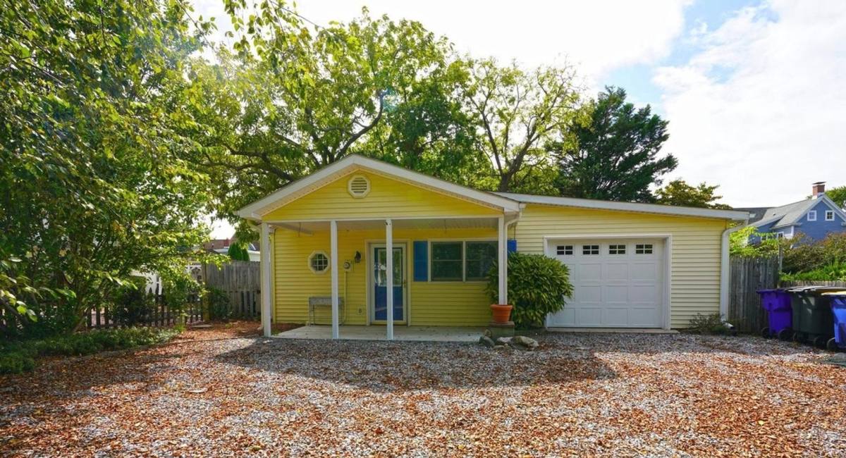 Apartment for rent at 116A Manila Ave #REAR, Lewes, DE 19958