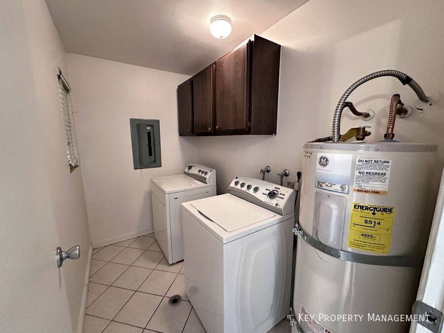 Townhouse for rent at 674 Rolling Green Dr, Las Vegas, NV 89169