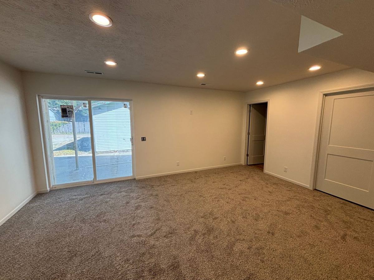 House for rent at 3234 9th Ave, Council Bluffs, IA 51501