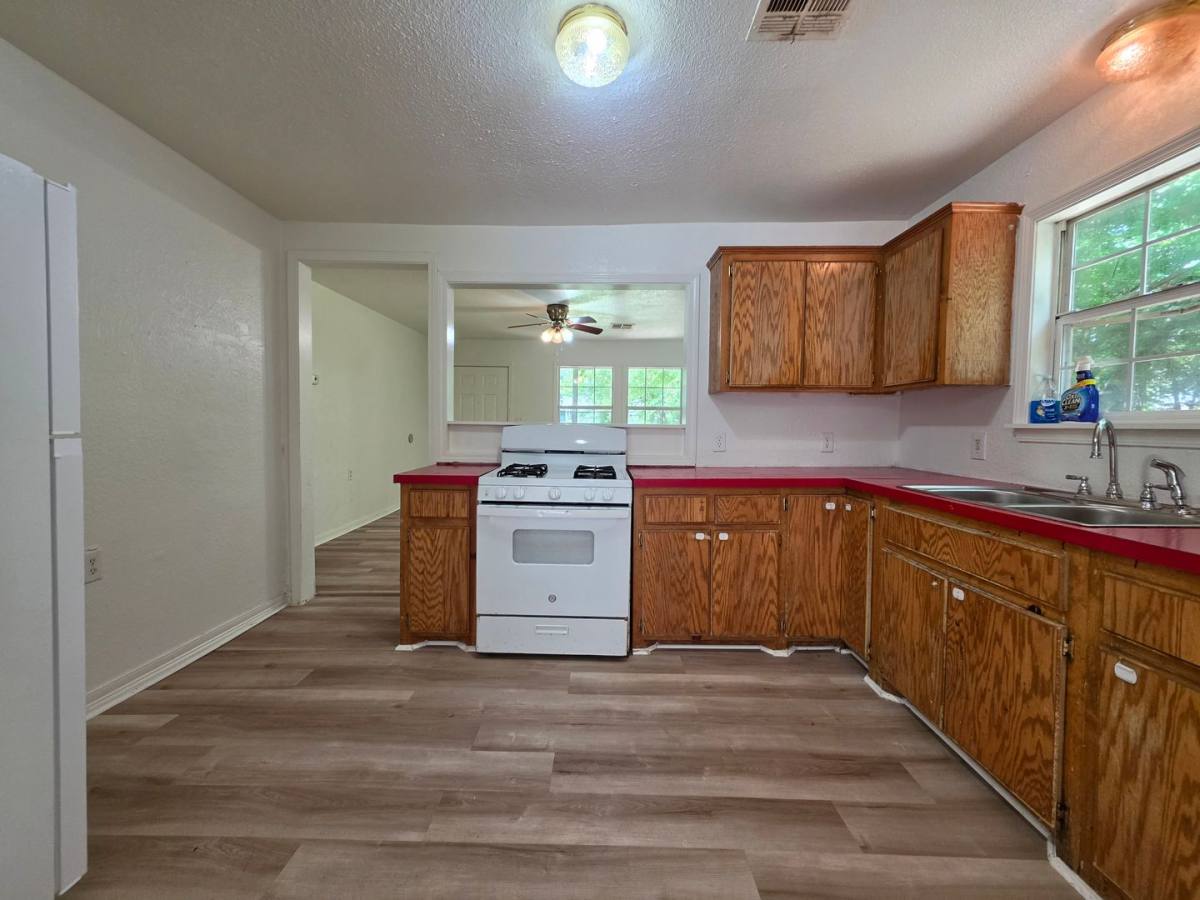 House for rent at 302 E Anna St, Shawnee, OK 74801