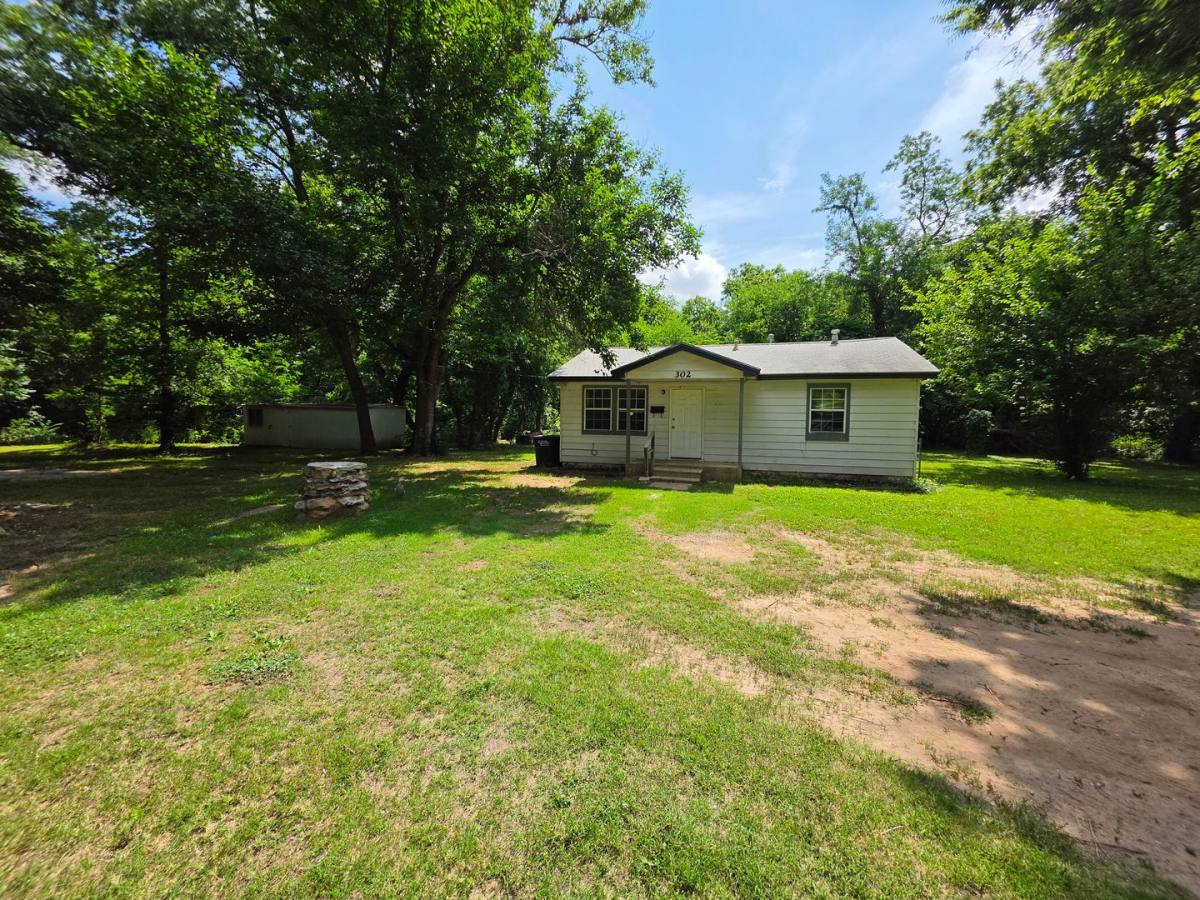 House for rent at 302 E Anna St, Shawnee, OK 74801
