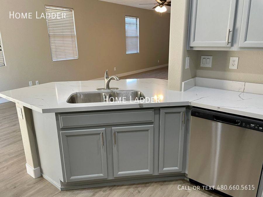 House for rent at 1836 W Kuralt Dr, Phoenix, AZ 85086
